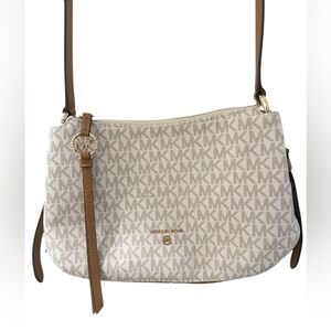 Michael Kors Grand Vanilla Acorn Signature Crossbody Messenger Bag - White/Tan